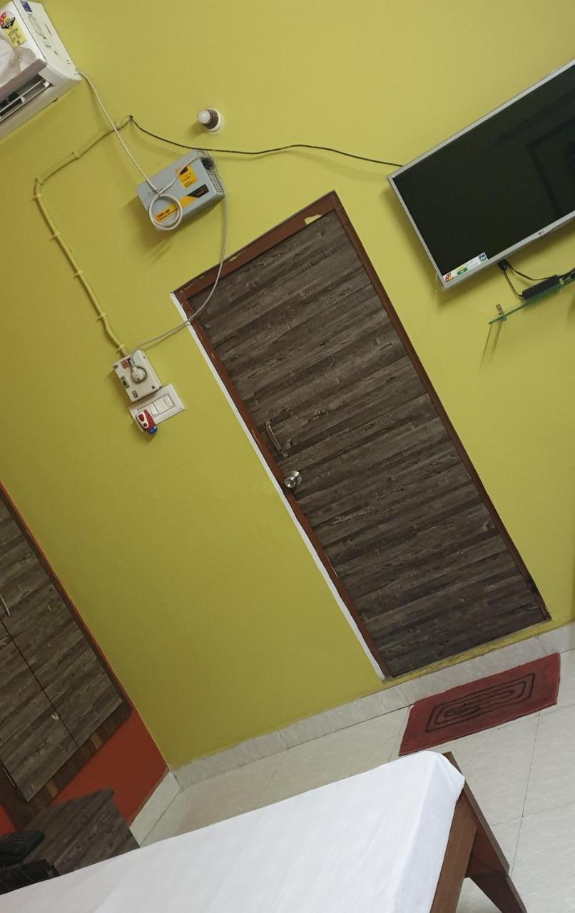 Hotel Tulsi Banda ภายนอก รูปภาพ
